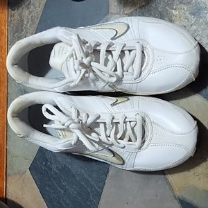 Nike Air Exceed women’s athletic training shoes. Lace up. Size 7. Gently used.